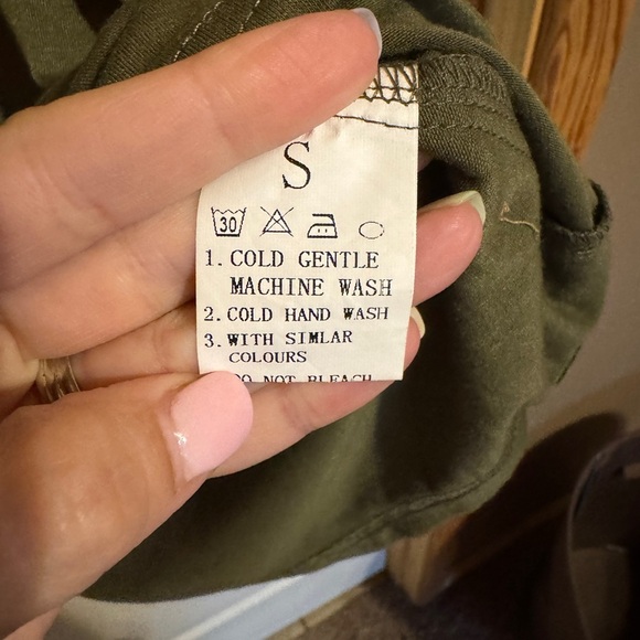 Olive Green Button-Detail Women's Top Size Small - Picture 3 of 6
